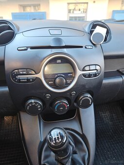 Sprzedam Mazde 2 sport - 7