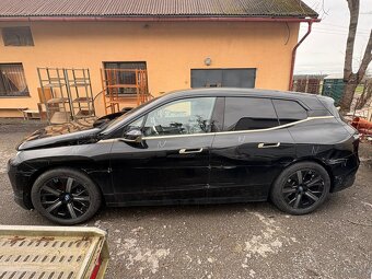BMW IX Xdrive 40, r.6/2022, klima, panorama, 1. wlasciciel - 7
