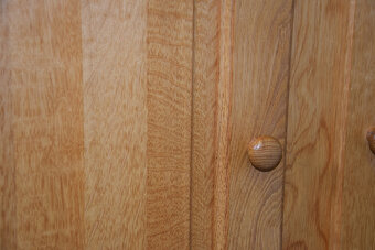 kredens z drewna dębowego - jak nowy - 7