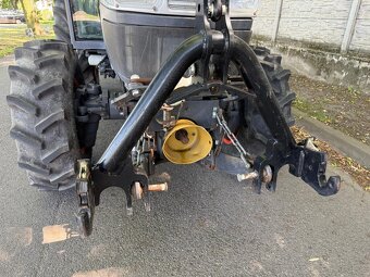 Ciągnik rolniczy - komunalny -sadowniczy  Kubota L5740 rok p - 7