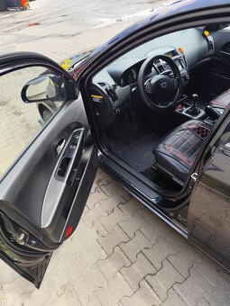 Na sprzedaż: Kia Cee'd SW 1.6 CRDi 2009 (Kombi, diesel - 7