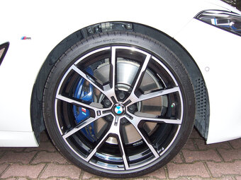 BMW 850i - 7