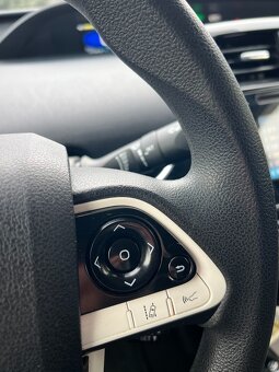 TOYOTA PRIUS HYBRYDA 2018 - 7