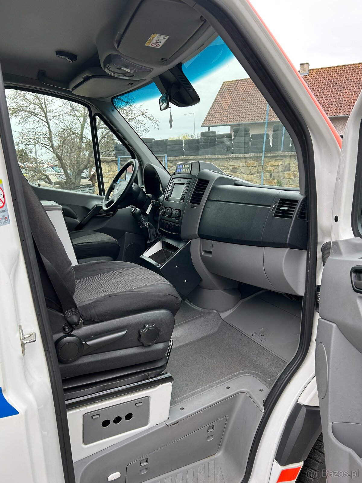 VW Crafter - 2.0 TDI Ambulans / Karetka - 8