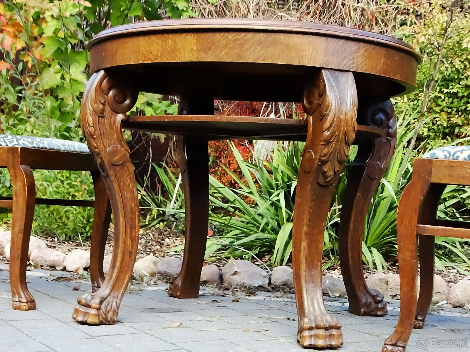 Stylowy zestaw mebli - stolik kawowy + 3 krzesła tapicerowan - 8