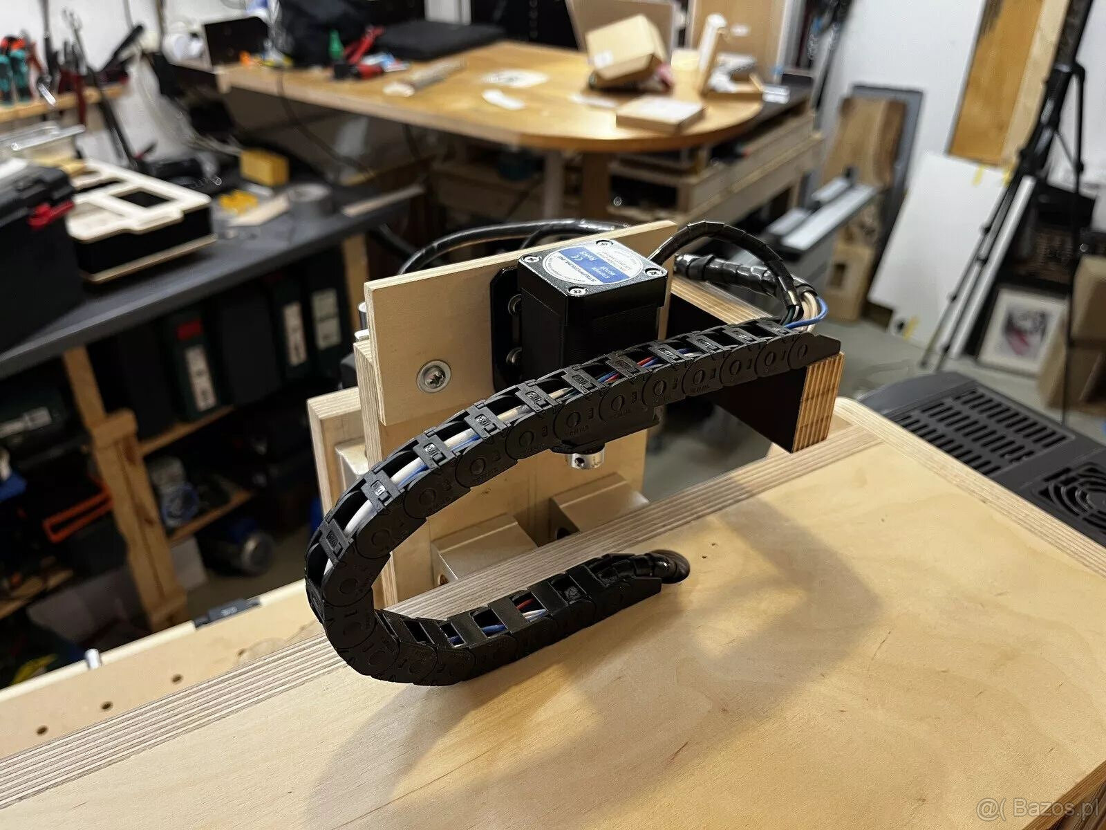 Frezarka CNC Oryginalna od LifeLatitudes (YouTube) 3 osie z - 8