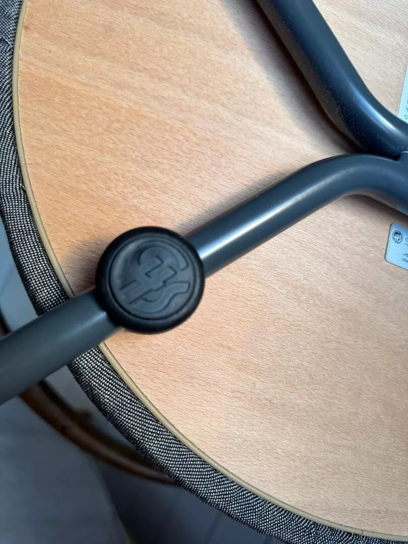 Krzesła Carl Hansen & Sohn zaprojektowane przez Hansa J. Weg - 8