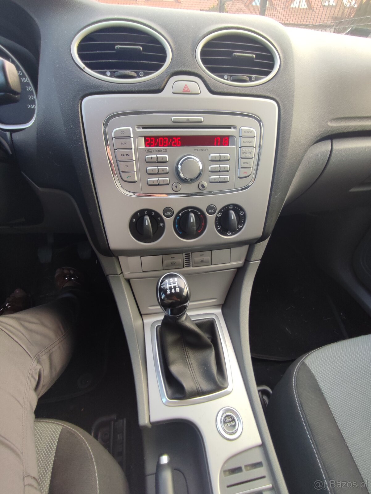 Ford Fokus MK2 2009 LPG/ jeździ-brak rdzy/do lekkiej naprawy - 8