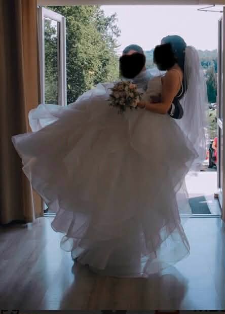 Sprzedam suknię ślubną - 8