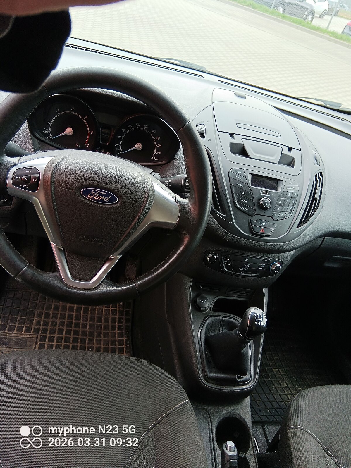 Ford Transit Courier - 8