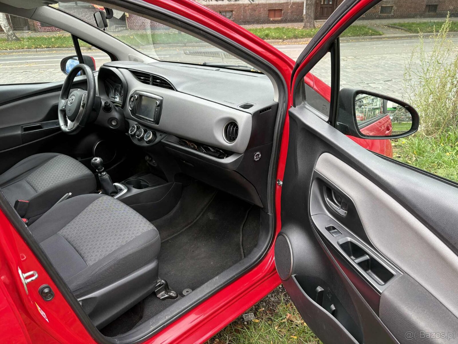 Sprzedam Toyota Yaris Premium 1,33, 99KM 6M. - 8