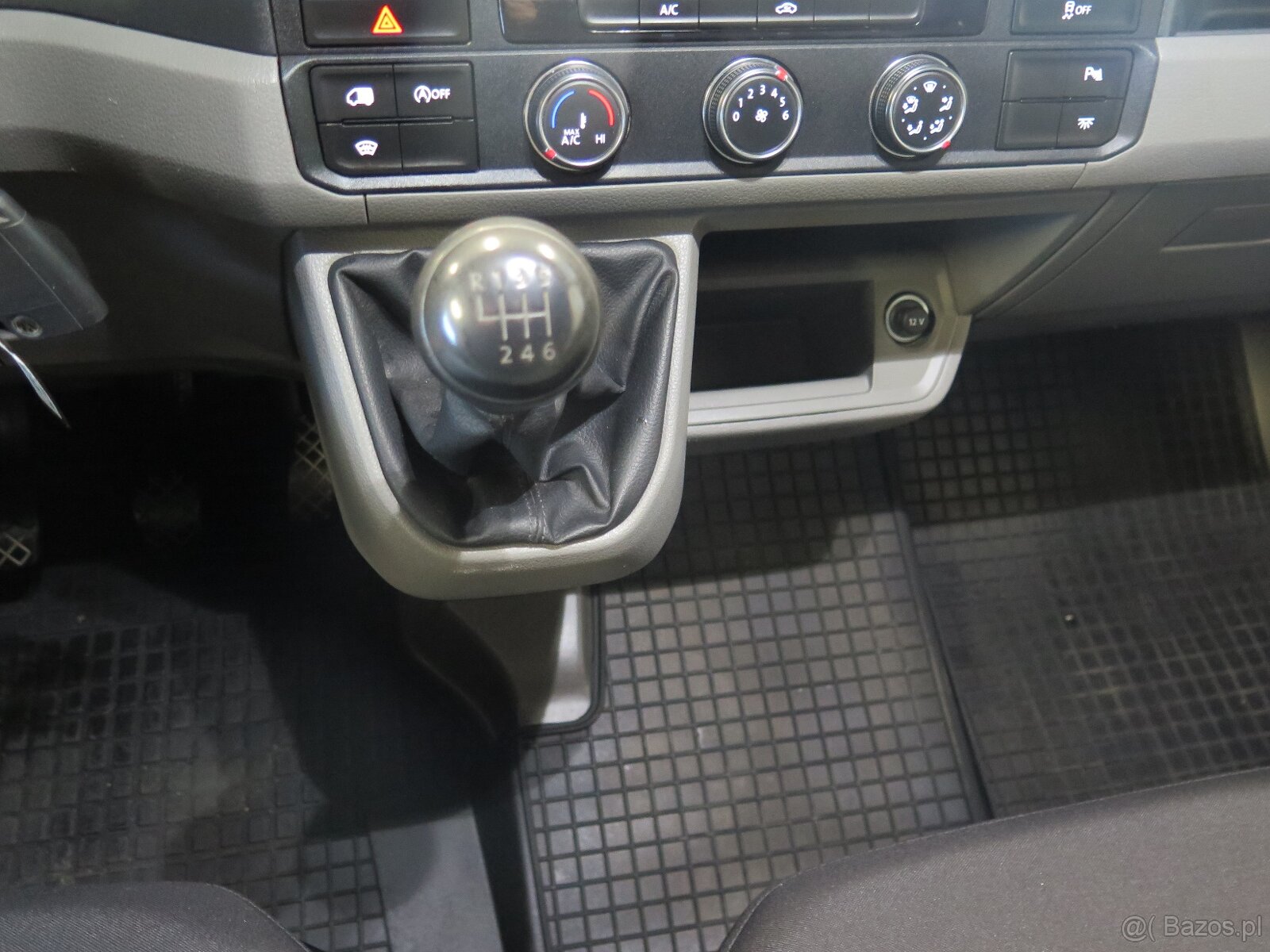 VW Crafter 2.0TDI, holowanie, VAT, LED, klimatyzacja, czujni - 8