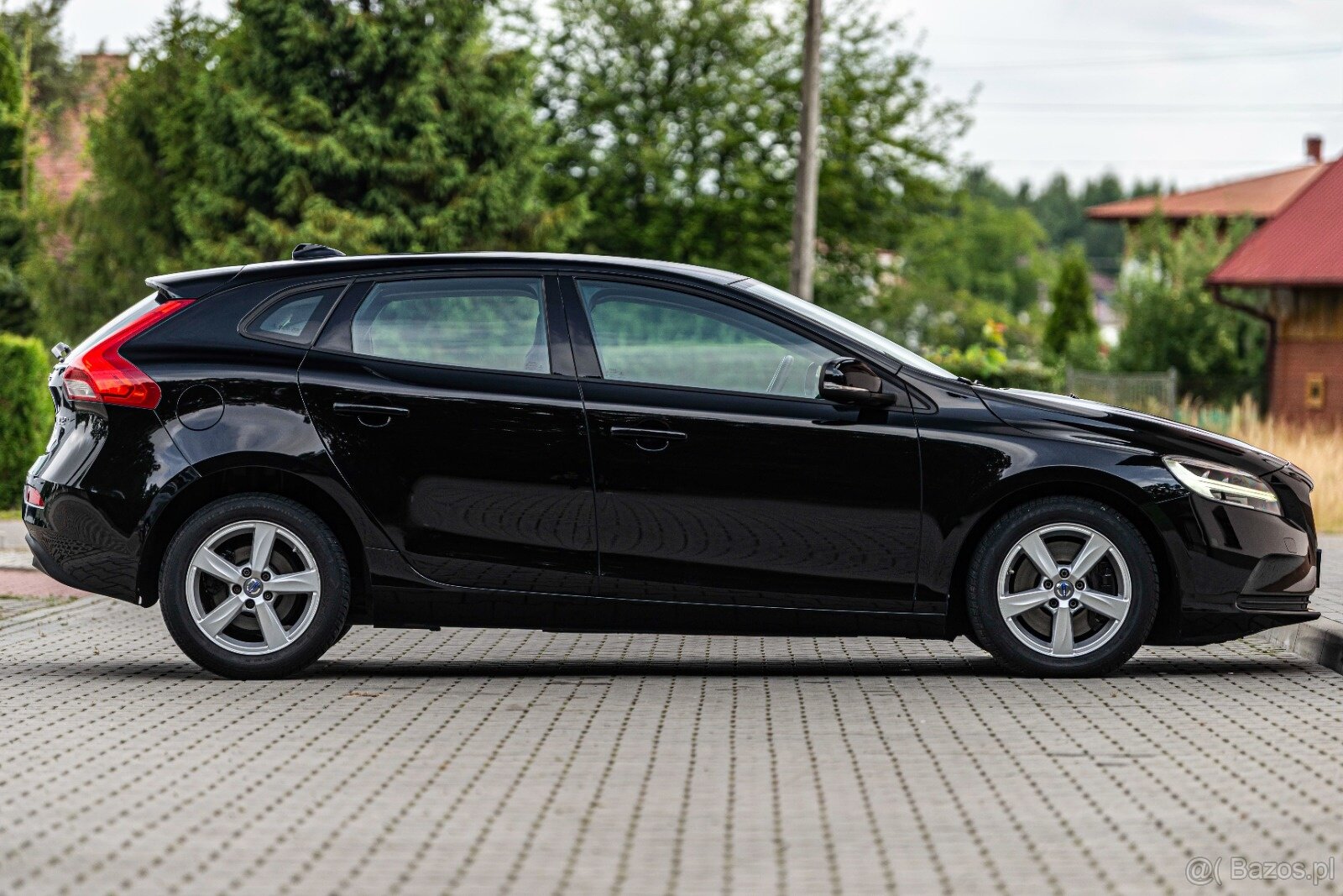 VOLVO V40 - 8