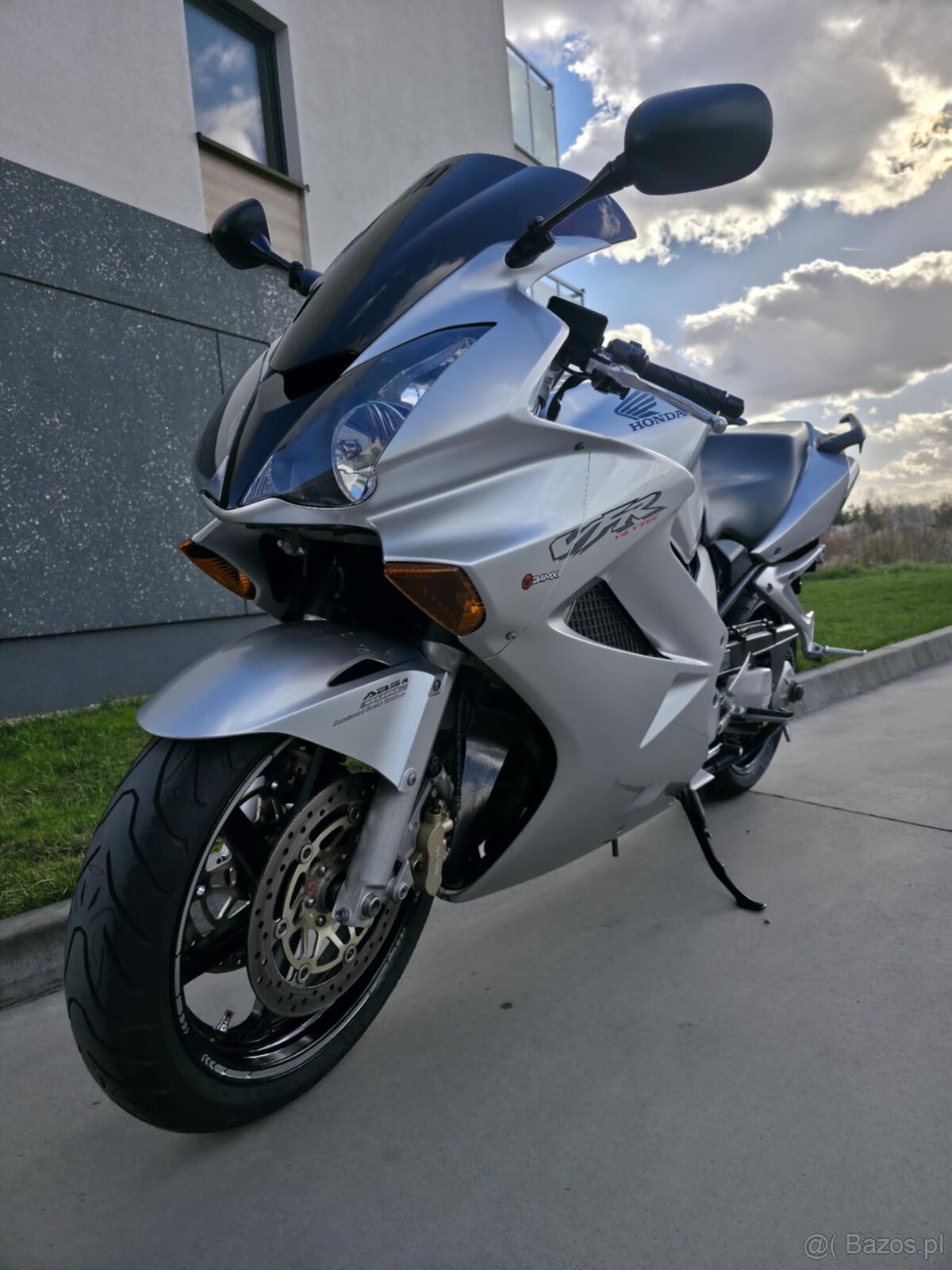 Honda VFR800 VTEC - 8