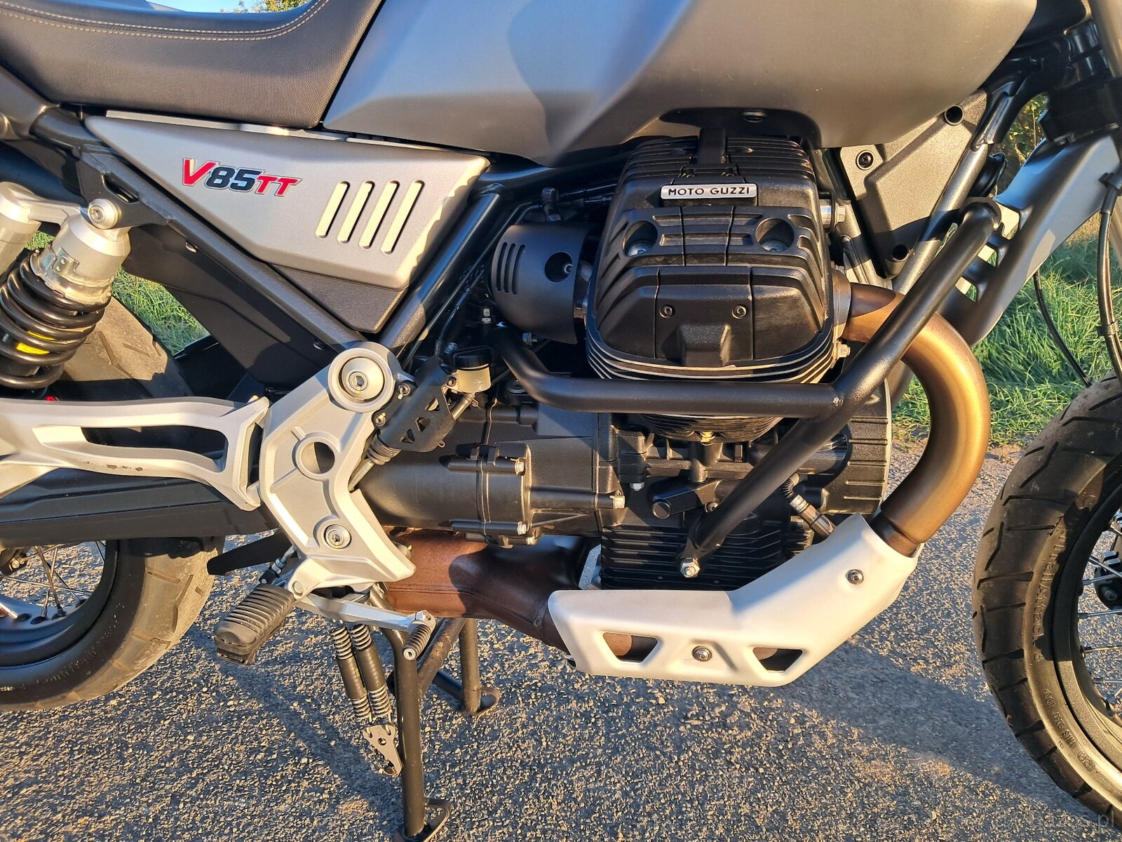 Moto Guzzi V 85 TT abs - 8