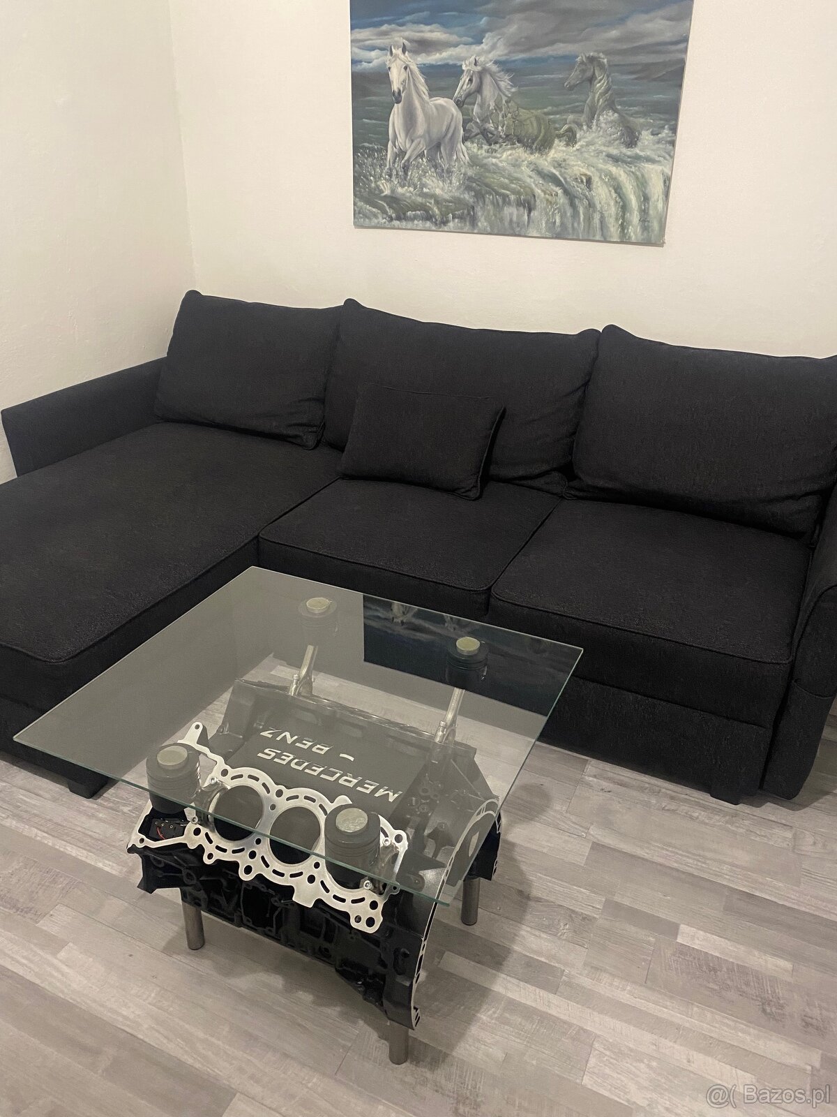 Stół z bloku silnika Mercedes-Benz V6 - 8