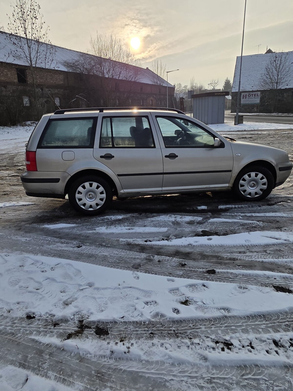 Sprzedam samochód osobowy volkswagen golf - 8
