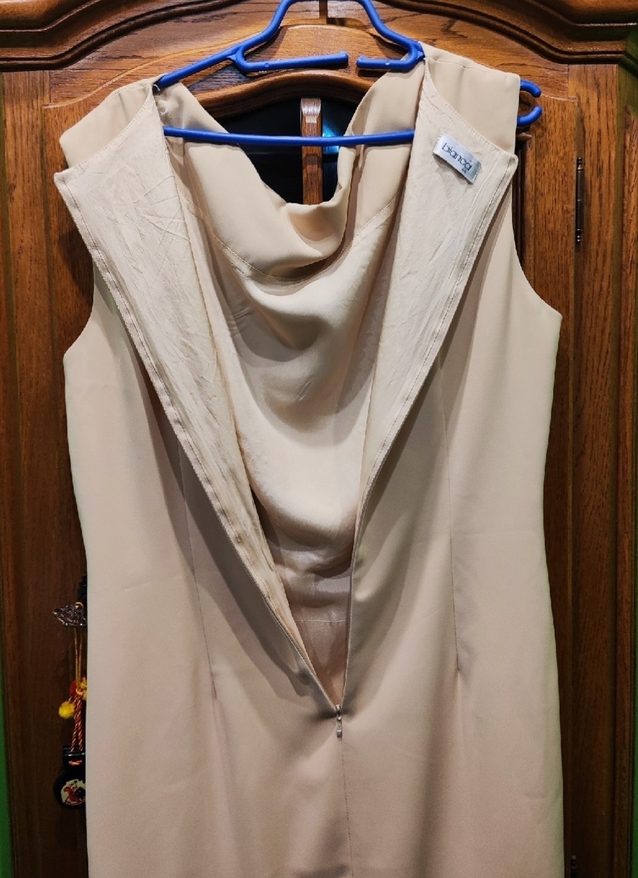 Elegancka sukienka z lejącym dekoltem. BIANKA rozm. 44 - 8