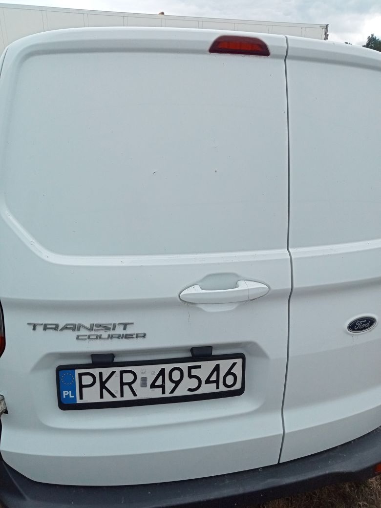 Ford Transit Courier 1.5 - 8