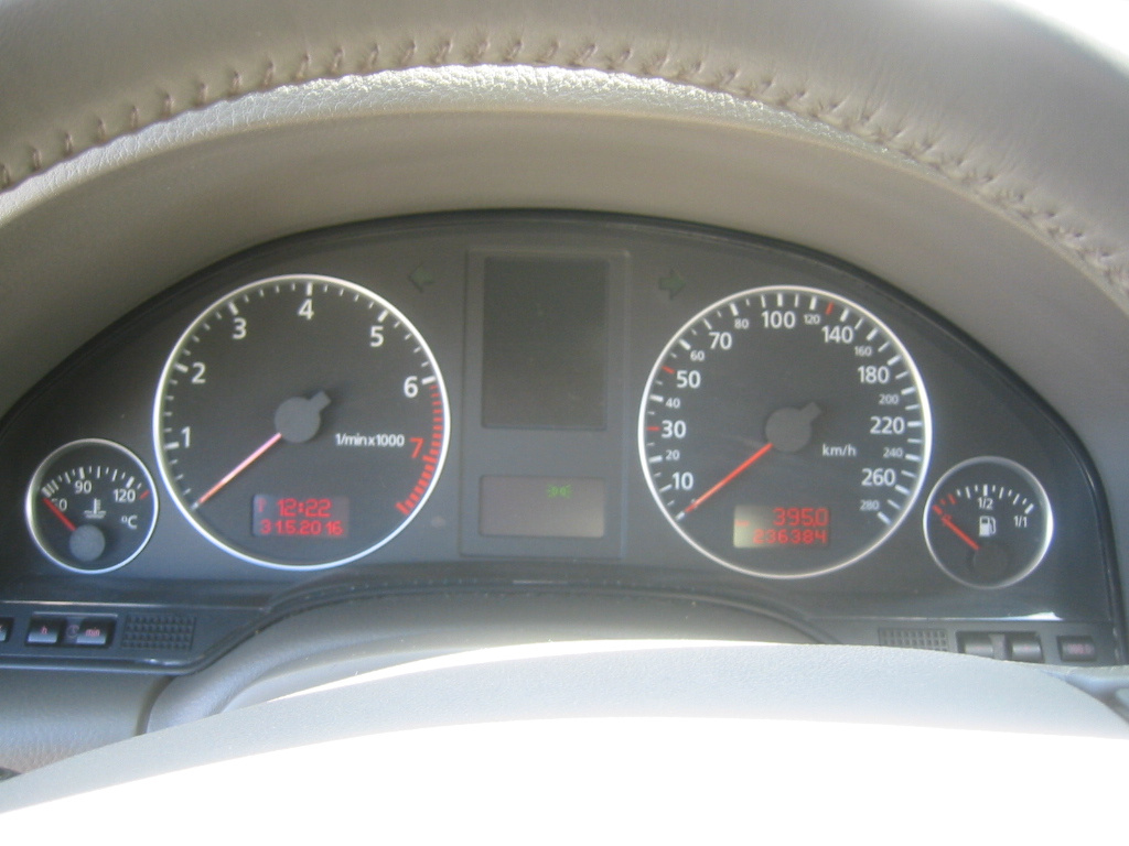 AUDI A8 D2 6.0 W12 420 km - cześci - 8