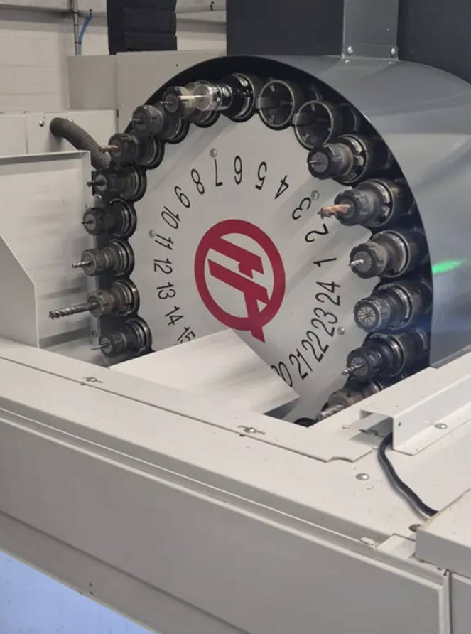 HAAS VF-2SS-EU – Pionowe centrum obróbcze CNC, 3-osiowe - 8