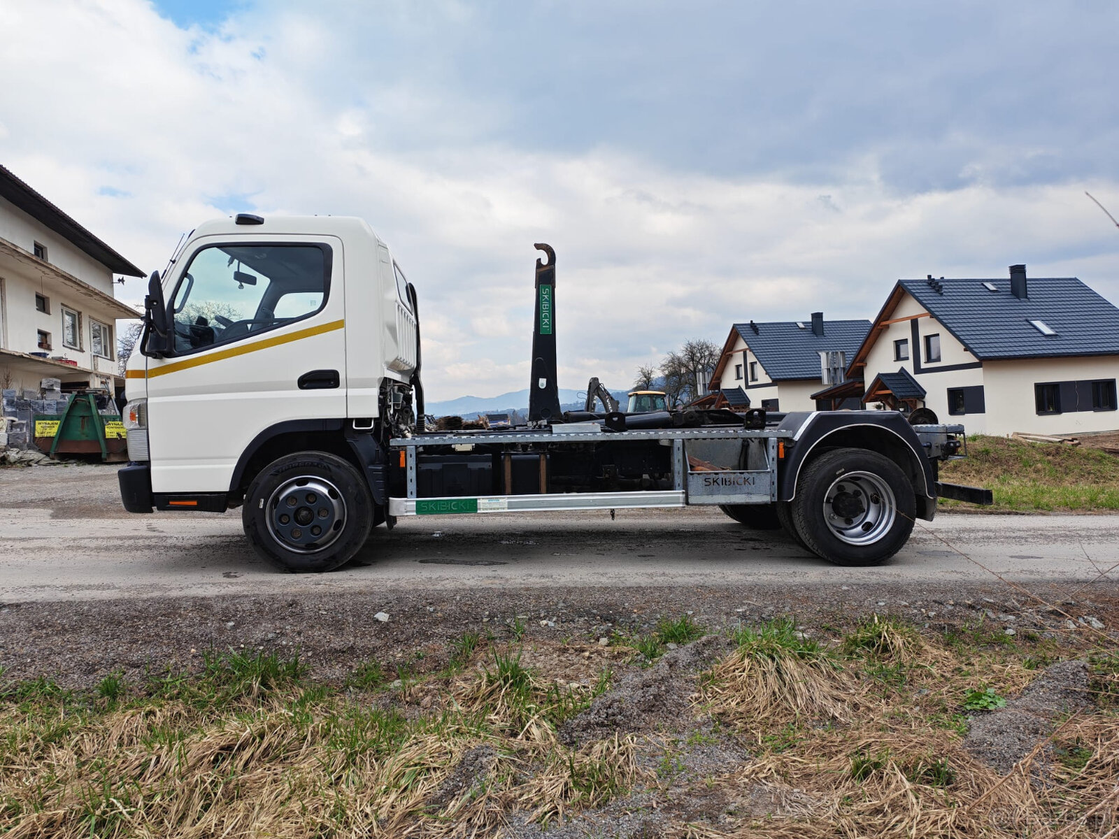 REZEWACJA Mitsubishi Fuso Canter hakowiec 4x2 Kontener - 8