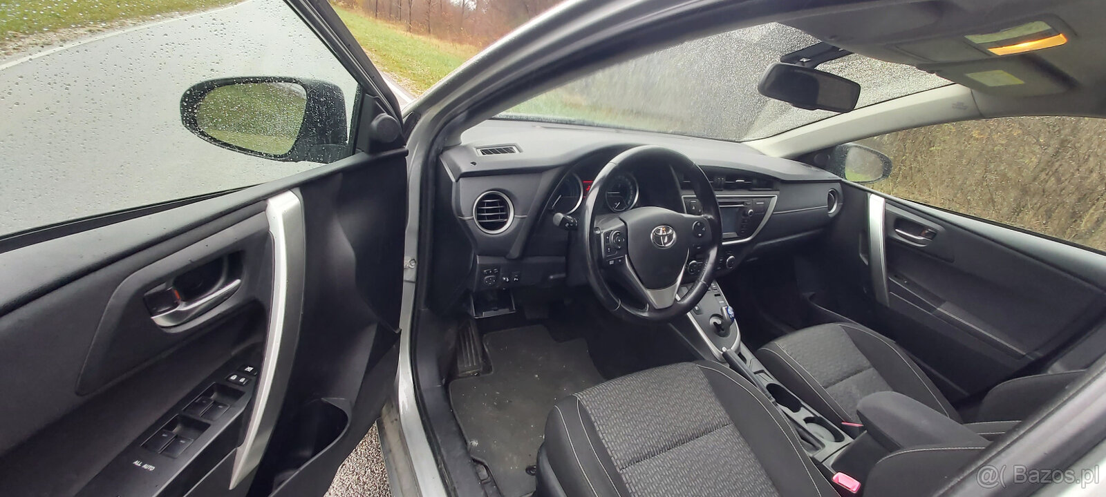 Toyota Auris 1.8 Hybryda 2014r 173 tyś km Kamera Hands-Free - 8