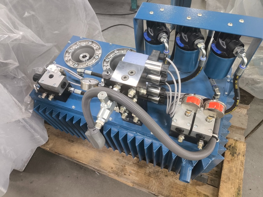 Szlifierka uniwersalna do wałków i otworów RUP 28 X 500 FMT - 8