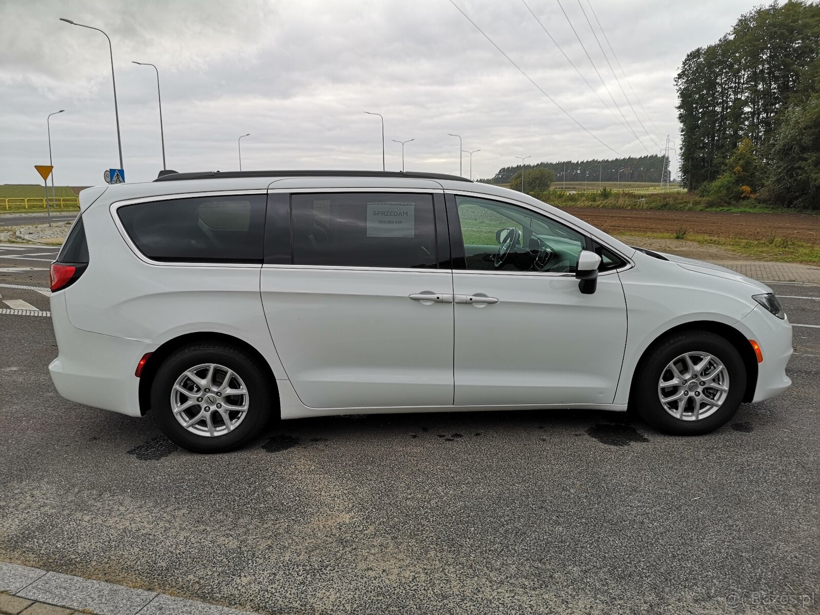 CHRYSLER PACIFICA (VOYAGER) 2021 - 8