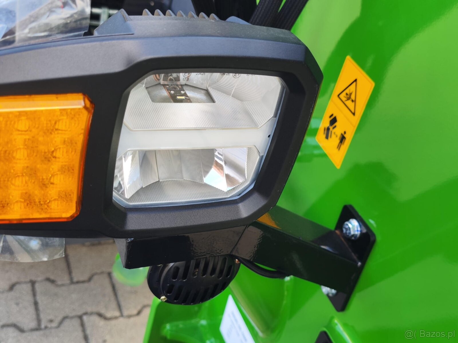 ŁADOWARKA KOŁOWA 908T - 8