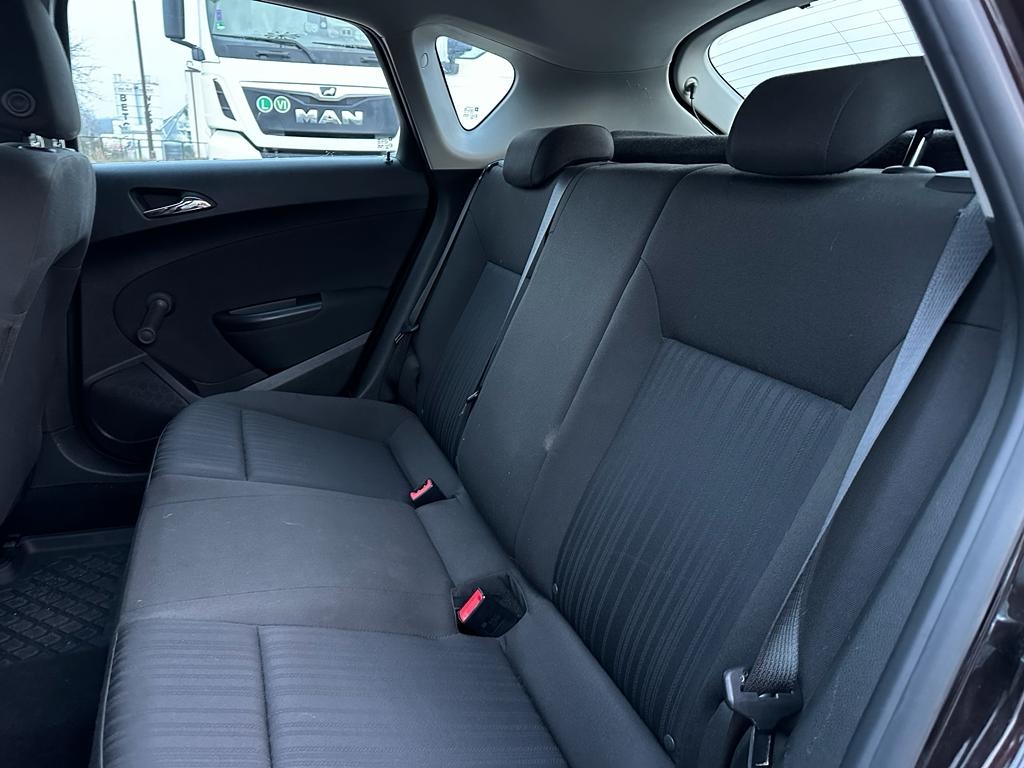 Sprzedam Opel Astra - 8