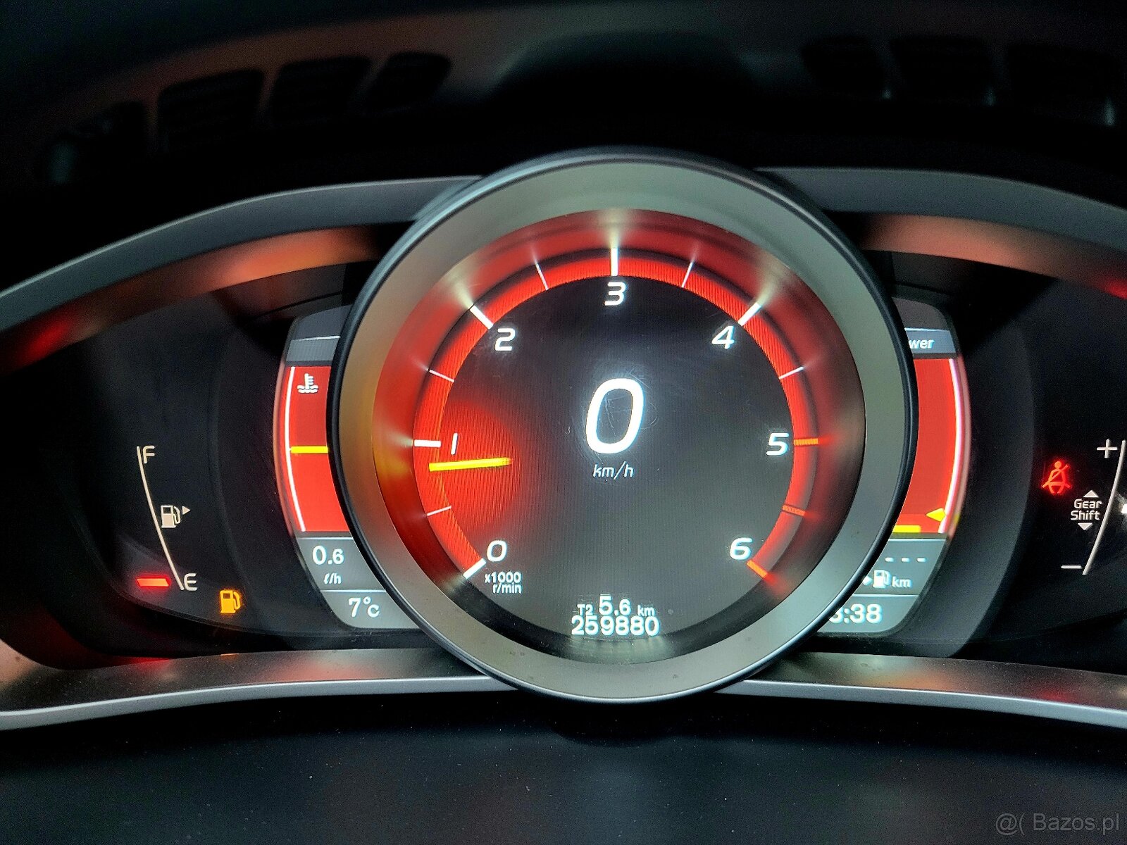 Volvo V40 2.0 Diesel 190 KM 2014rok - 8