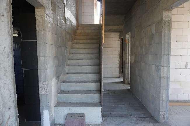 Nieruchomość gruntowa z domem w trakcie realizacji - 8