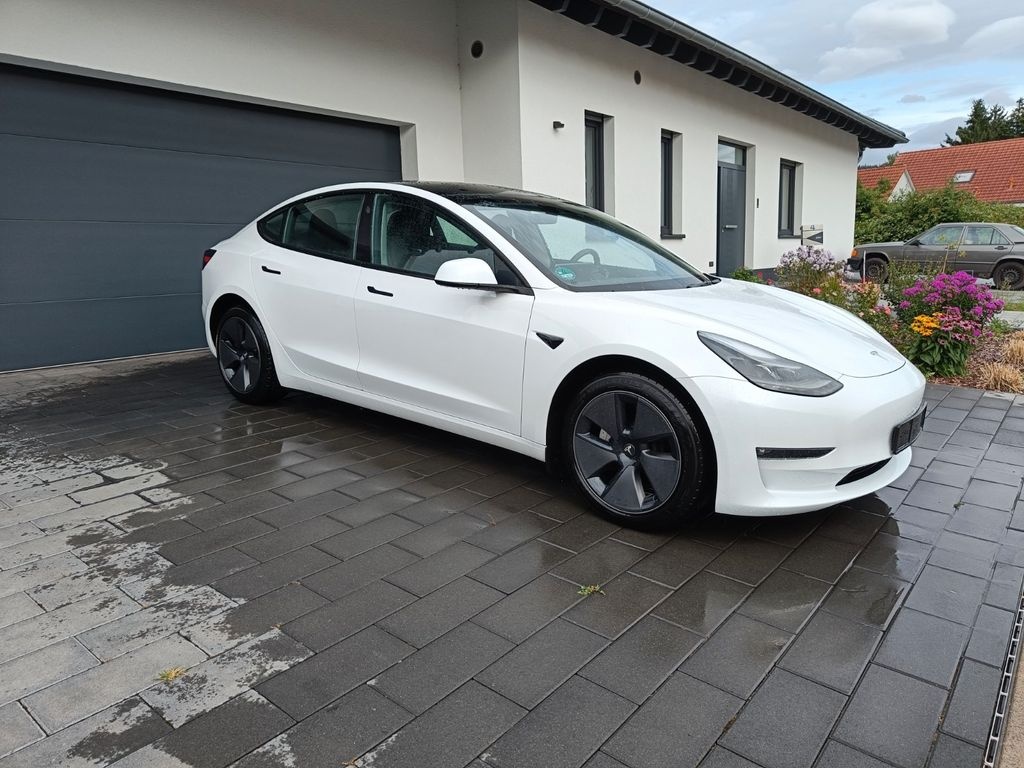 2022 Tesla Model 3 - 8