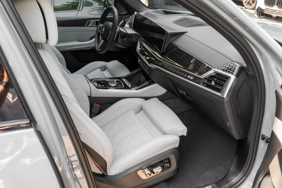 2025 BMW X5 50e xDrive M SPORT Hybrid - 8