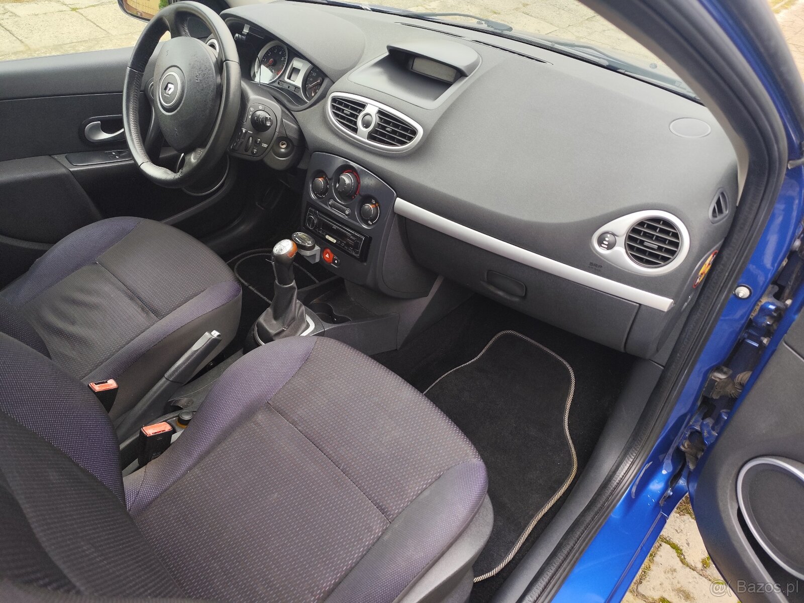 Sprzedam samochód osobowy marki Renault Clio III - 8