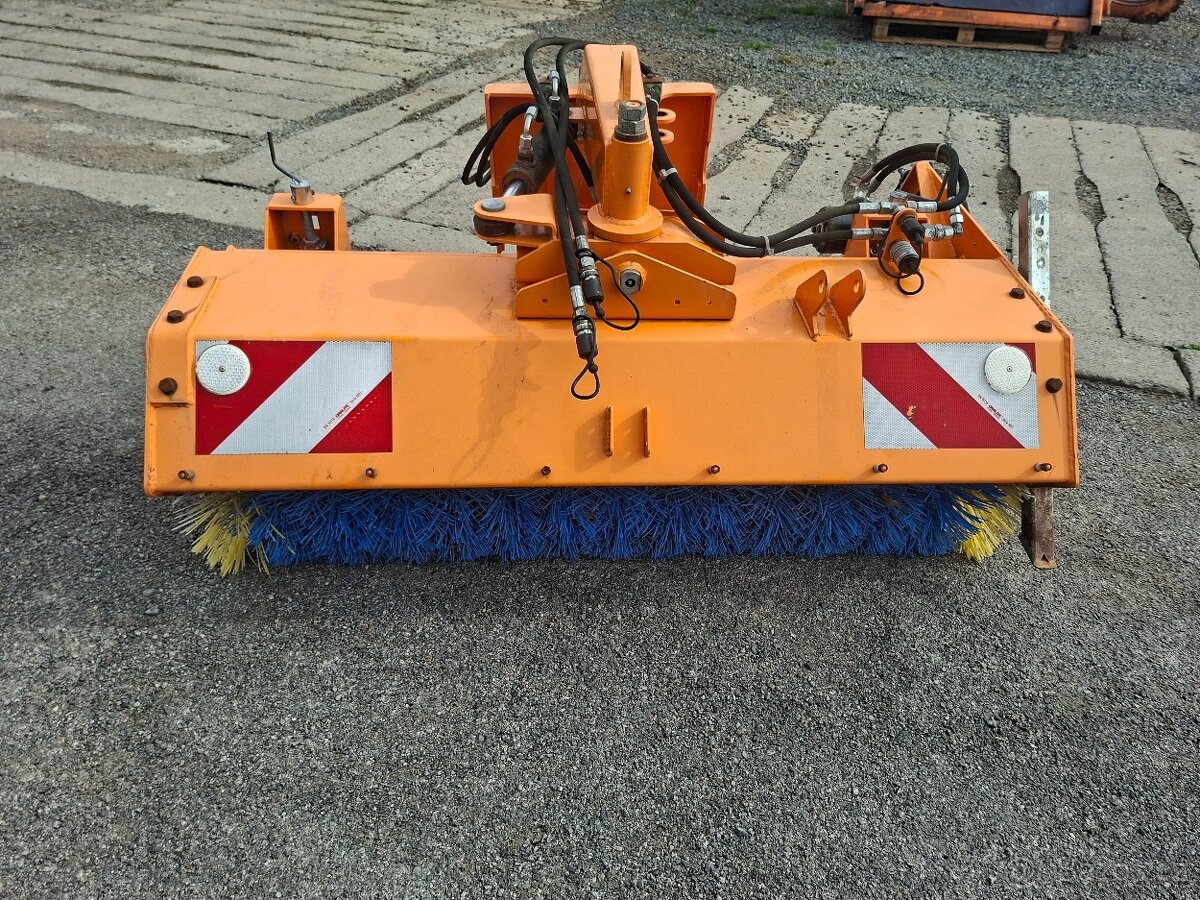 Przednia szczotka do ciągnika ZAR 14 - 8