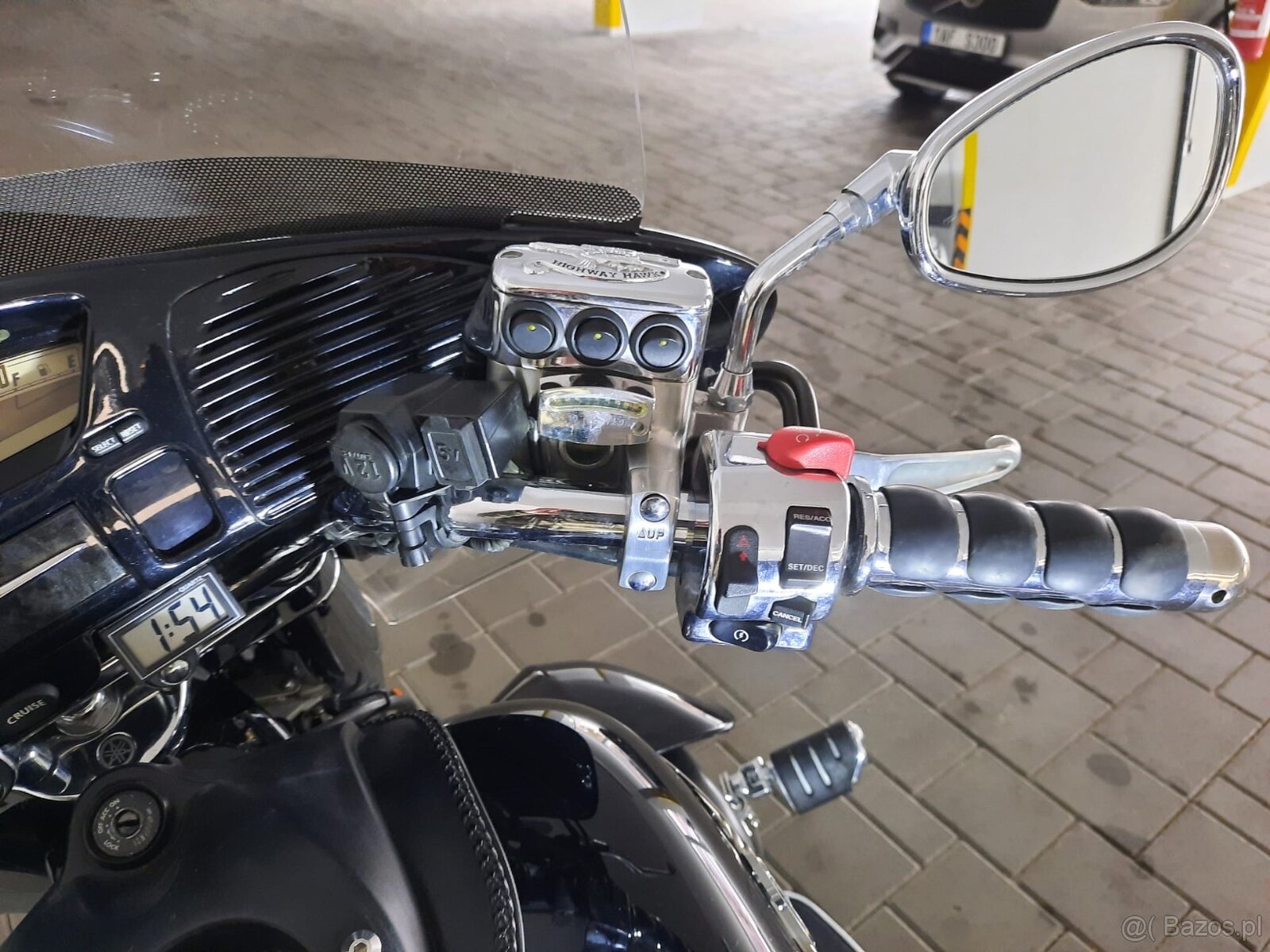 Yamaha XVZ 1300 MIDNIGHT VENTURE - 8