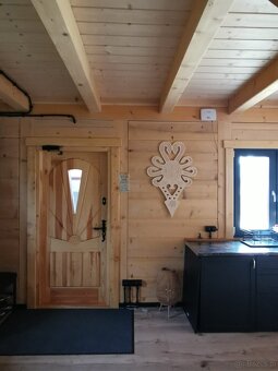 Do sprzedania drewniany domek położony na zielonym Roztoczu. - 8