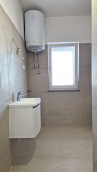 Chorwacja-Apartament z widokiem na morze w Privlaca - 8