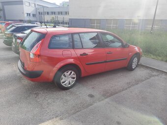 Sprzedam samochód osobowy marki Renault Megane - 8