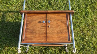 Chromový funkcionalistický servírovací stolek - 8