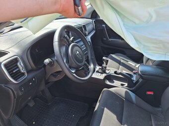 Kia Sportage 1.7 CRDi 2018 uszkodzona - 8