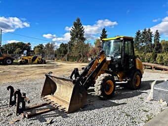 JCB 406 B ŁADOWARKA KOŁOWA 2013R | | 407 409 VOLVO L30 - 8