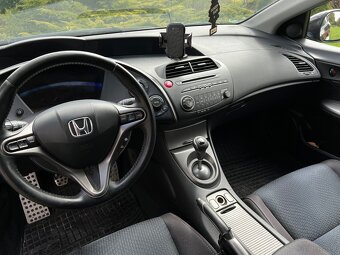 Honda civic UFO 2009 - 8