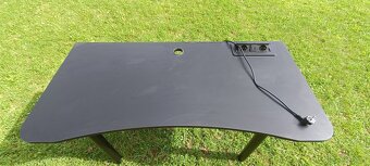 Sprzedam biurko gamingowe - 8