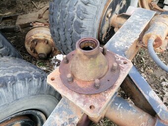 Sprzedaję przyczepę BSS 9t i 8t oraz wiele części zamiennych - 8