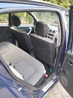 Dacia Sandero - 8