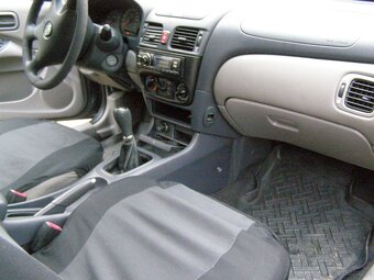 Nissan Almera 1,8 benzyna, rok 2002 - 8