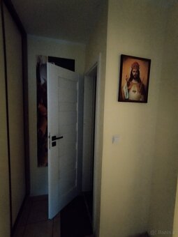 Sprzedam połowę domu cały dół - 8